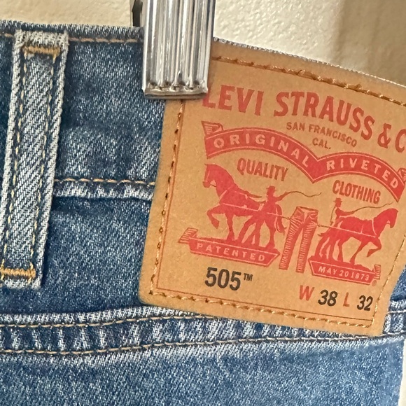 Levi's Blue 505 Regular Jeans - Picture 4 of 4